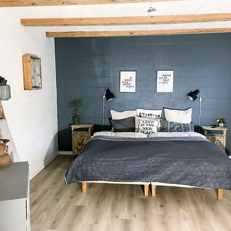 Hos Mette Bed and breakfast 3*